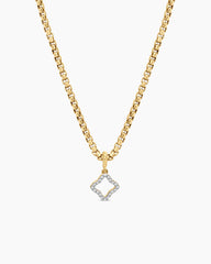 Quatrefoil Amulet in 18K Yellow Gold with Diamonds, 11mm
