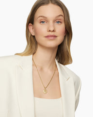 Leo Amulet in 18K Yellow Gold with Diamonds, 19mm