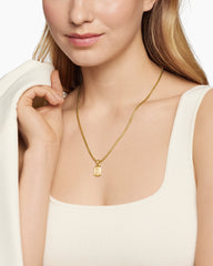 Petrvs® Bee Amulet in 18K Yellow Gold, 15.4mm