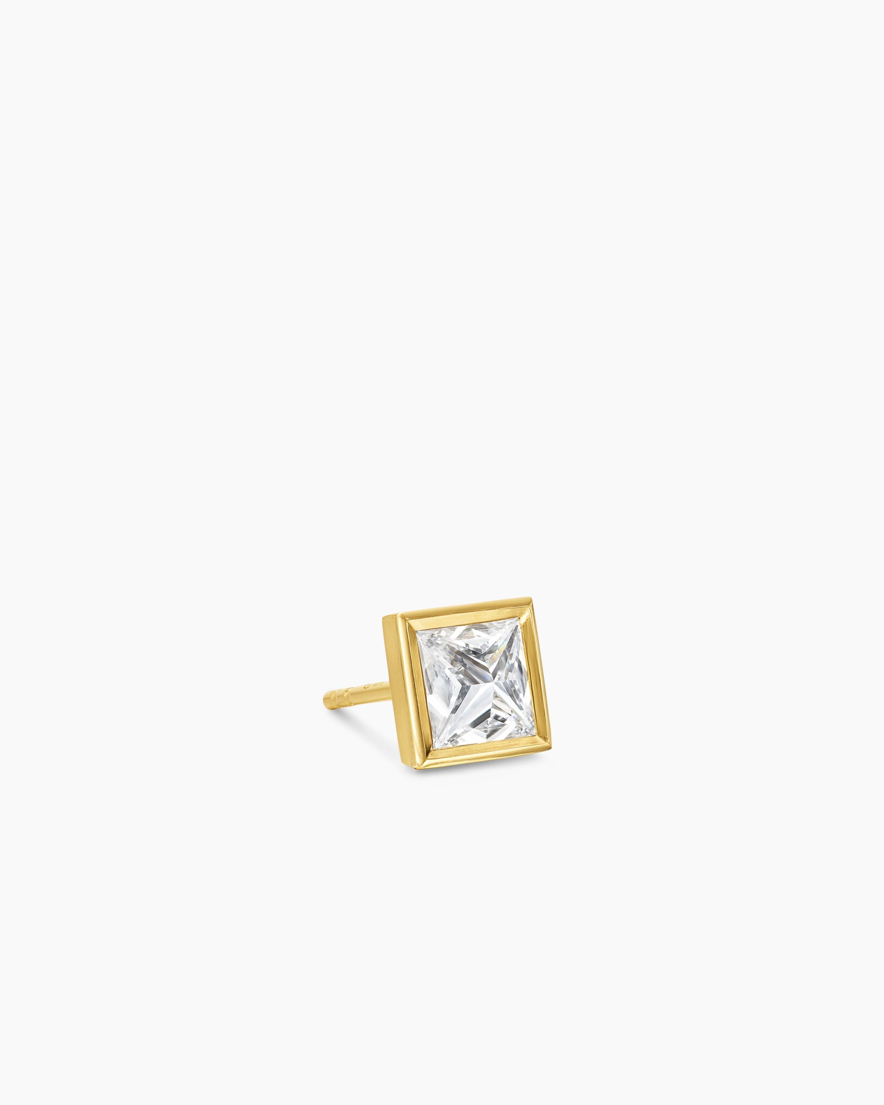 Pyramid Stud Earring in 18K Yellow Gold with Diamond, 6.6mm