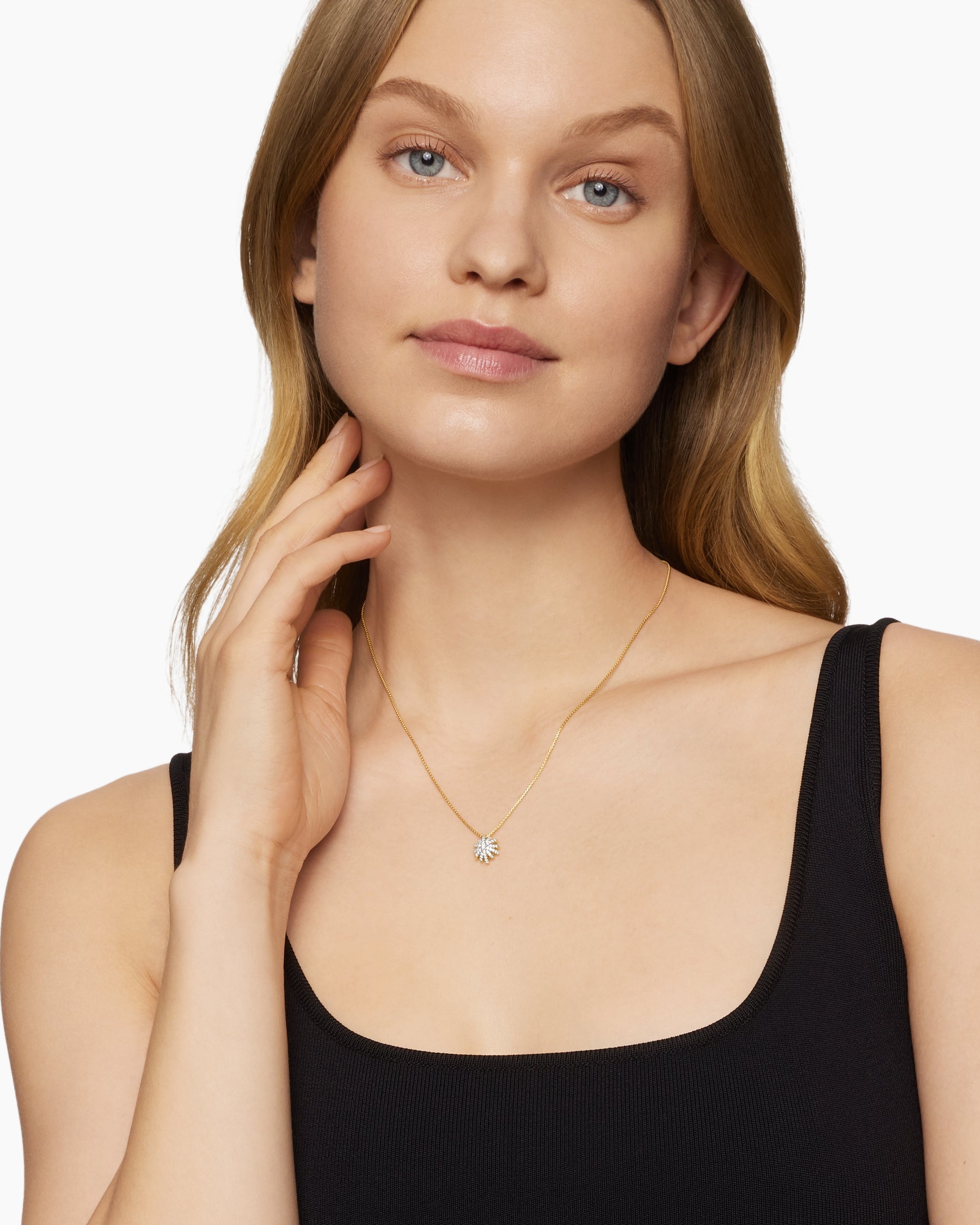 Starburst Pendant Necklace in 18K Yellow Gold with Diamonds, 11mm