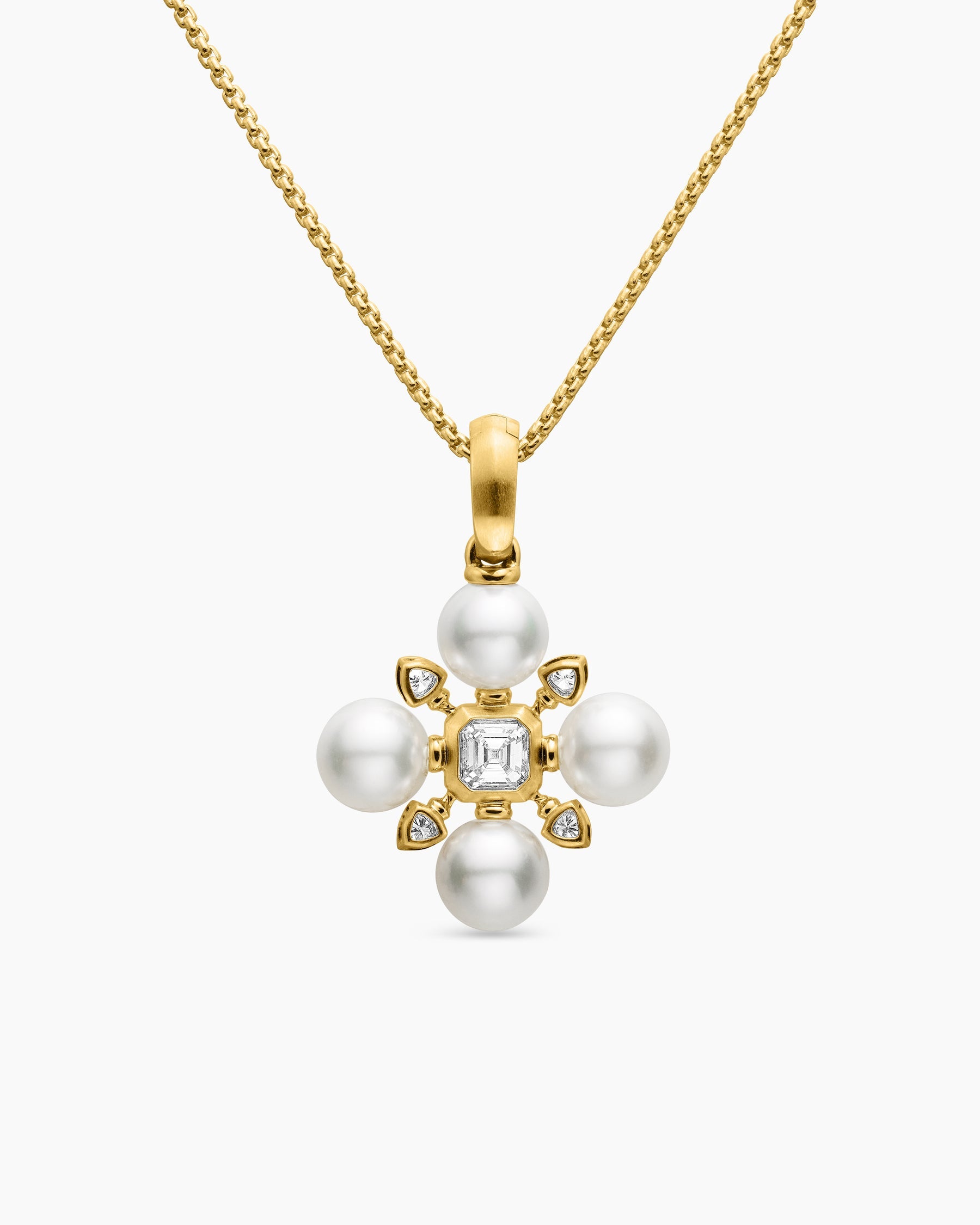 Renaissance® Pearl Necklace in 18K Yellow Gold with Pearls and Diamonds, 20mm