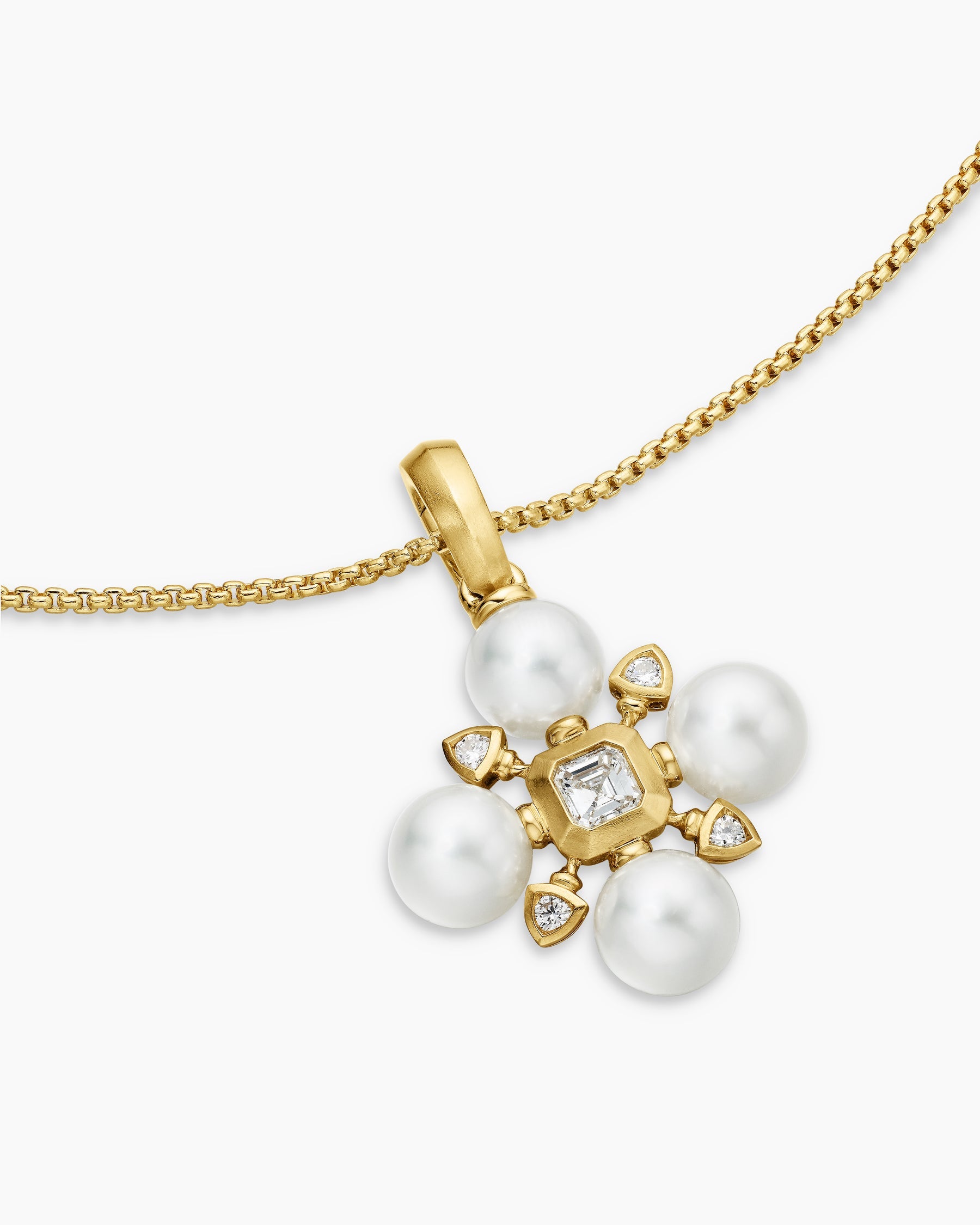 Renaissance® Pearl Necklace in 18K Yellow Gold with Pearls and Diamonds, 20mm
