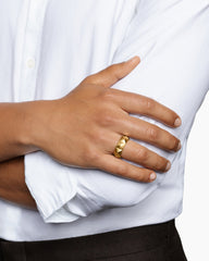 Pyramid Band Ring in 18K Yellow Gold, 8mm