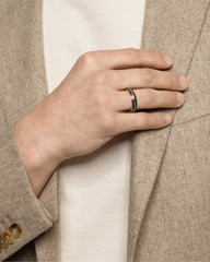 Knife Edge Band Ring in 18K Rose Gold with Forged Carbon, 6mm