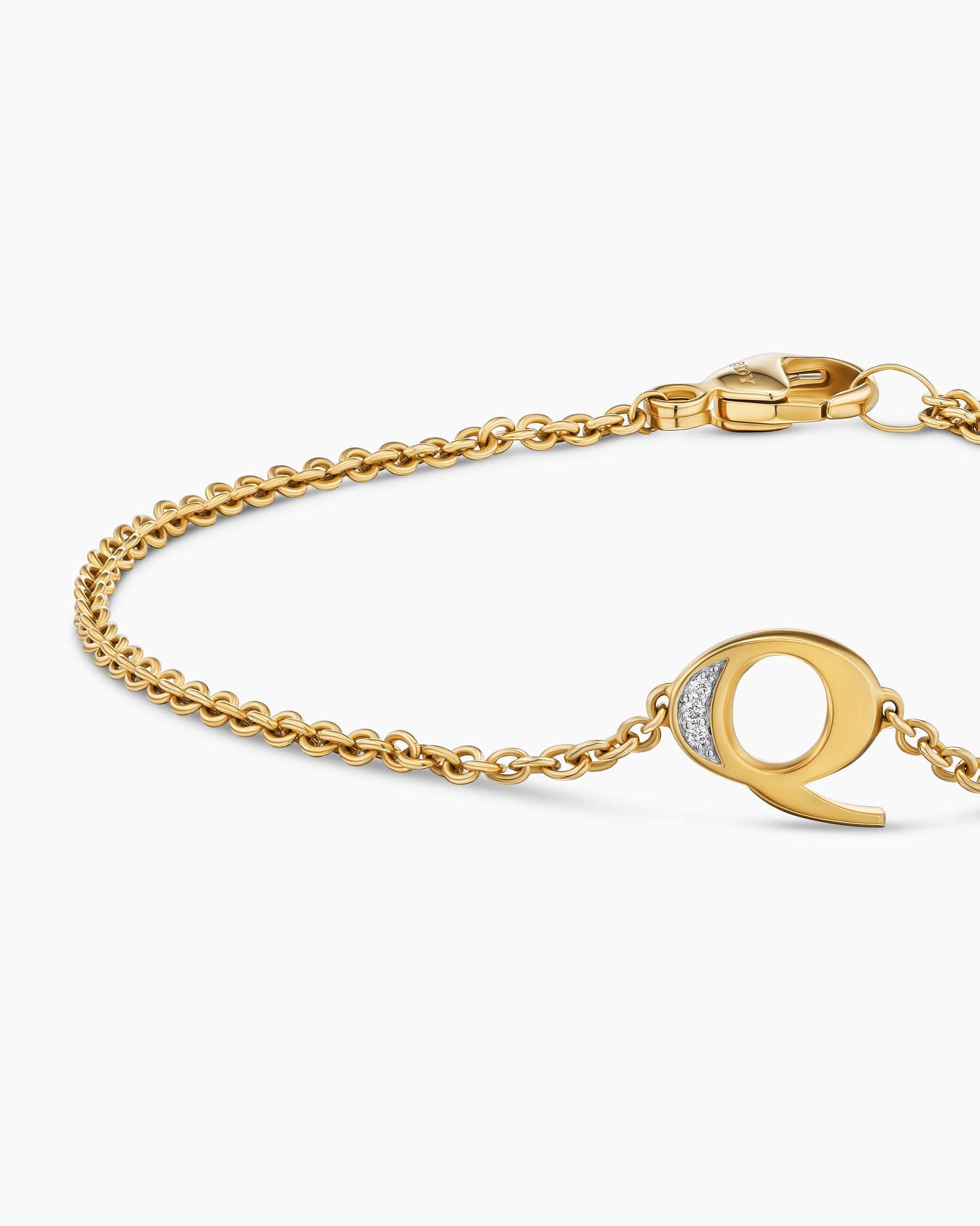 Petite Pavé Initial Chain Bracelet in 18K Yellow Gold with Diamond Q