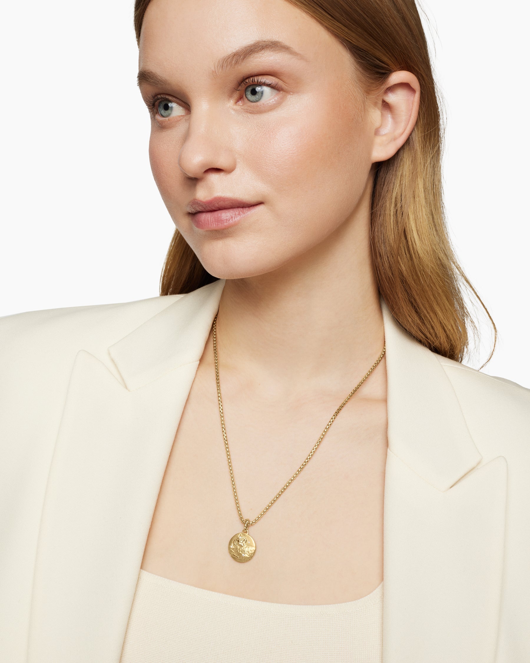 Aries Amulet in 18K Yellow Gold with Diamonds, 19mm