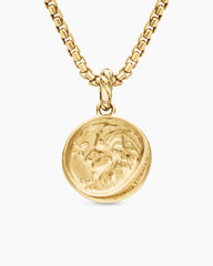 Leo Amulet in 18K Yellow Gold with Diamonds, 19mm