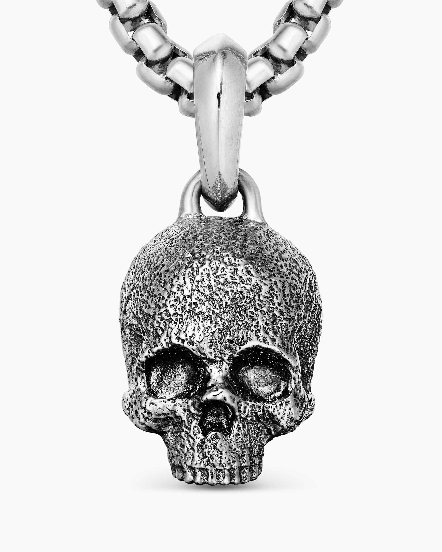 Memento Mori Skull Amulet in Sterling Silver, 16mm