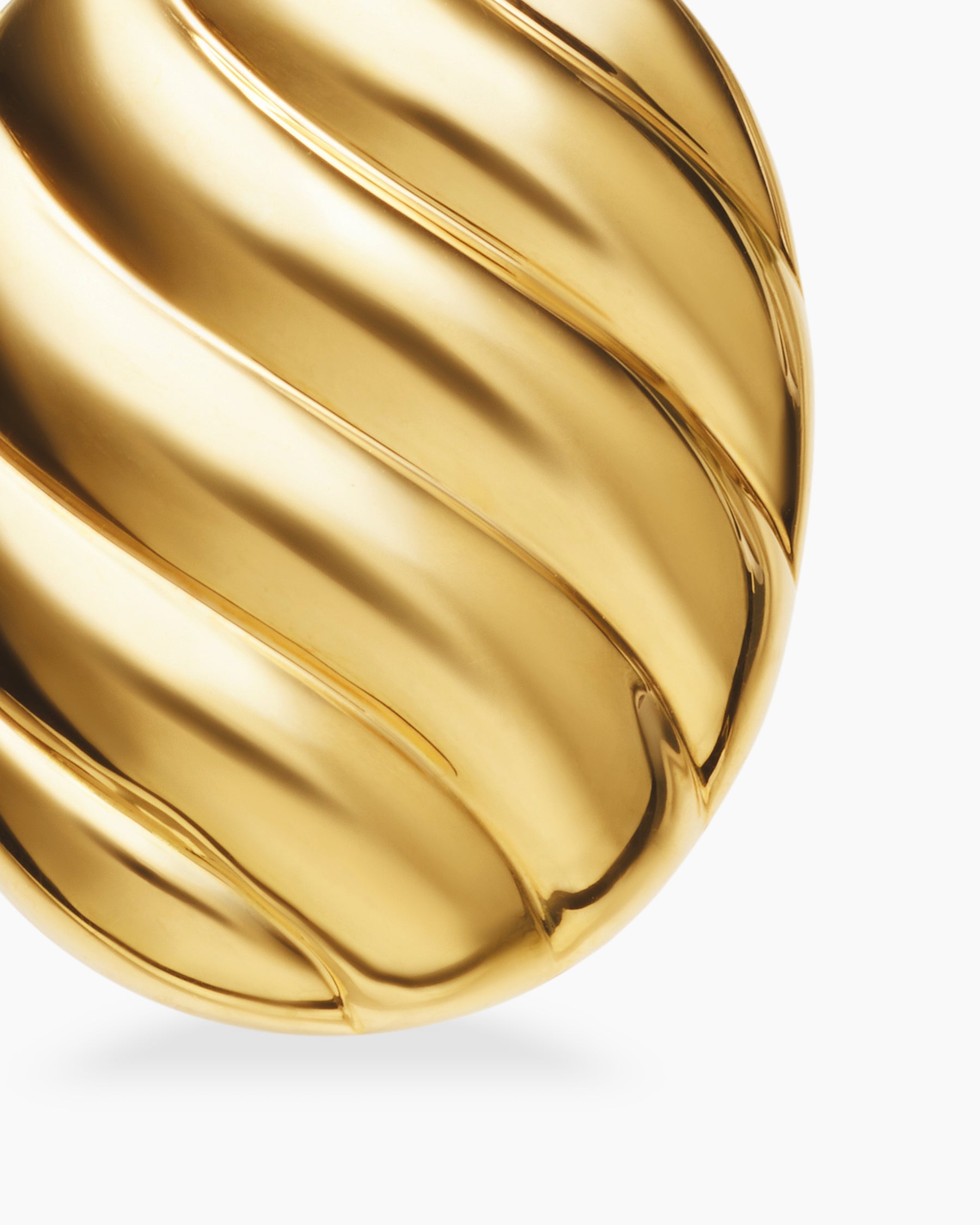 Sculpted Cable Locket in 18K Yellow Gold, 24mm