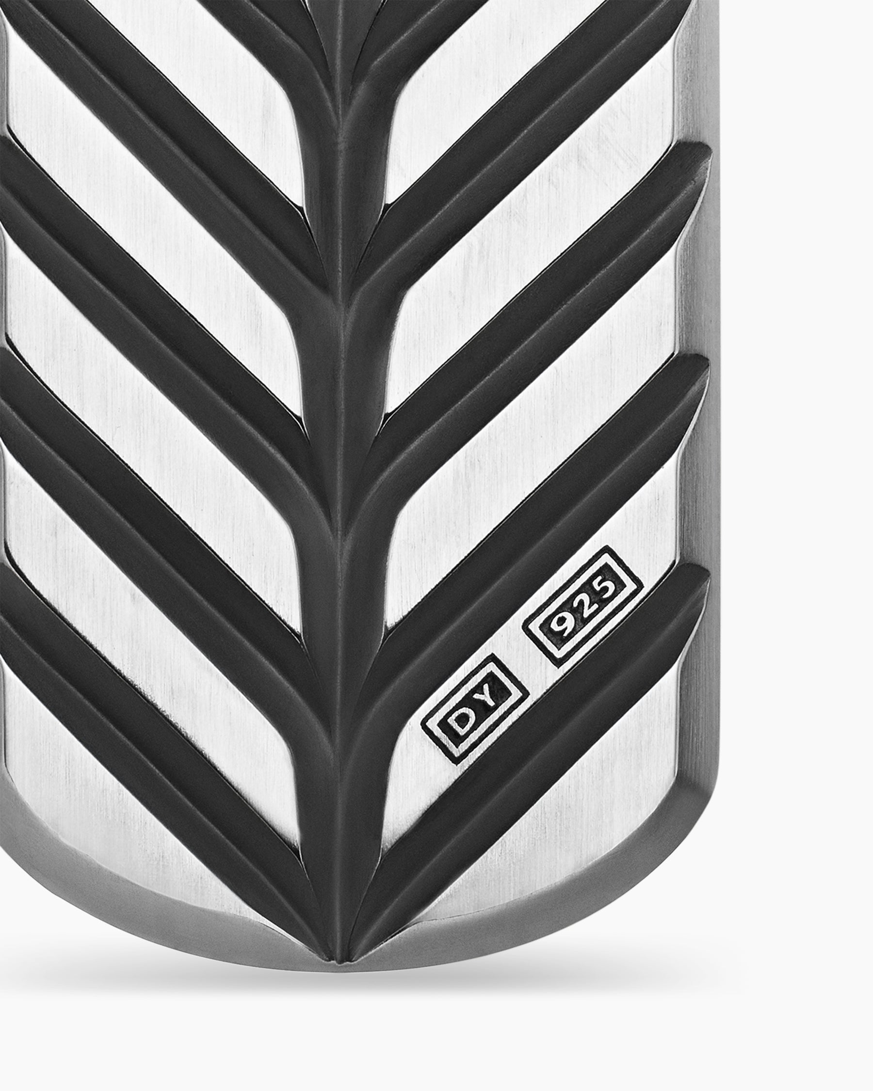 Chevron Tag in Sterling Silver, 35mm