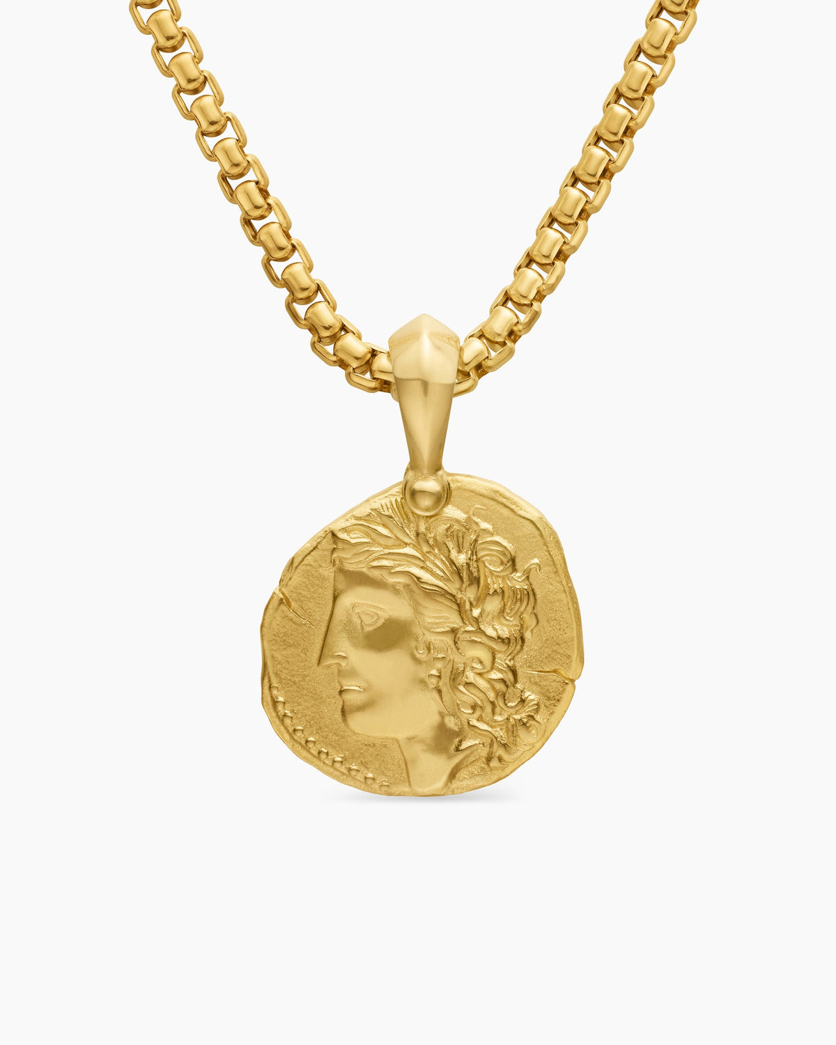 Virgo Amulet in 18K Yellow Gold, 17mm