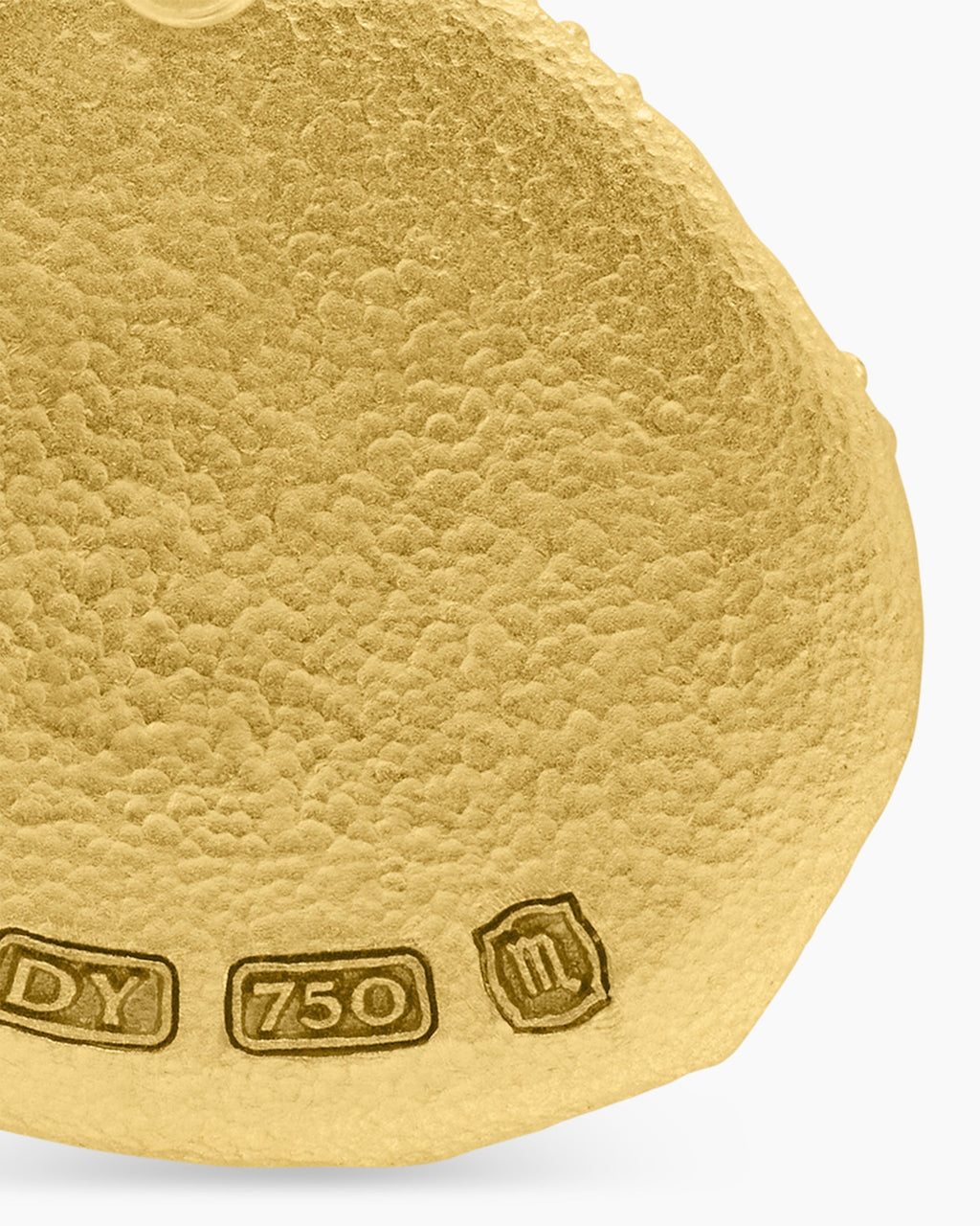 Scorpio Amulet in 18K Yellow Gold, 17mm