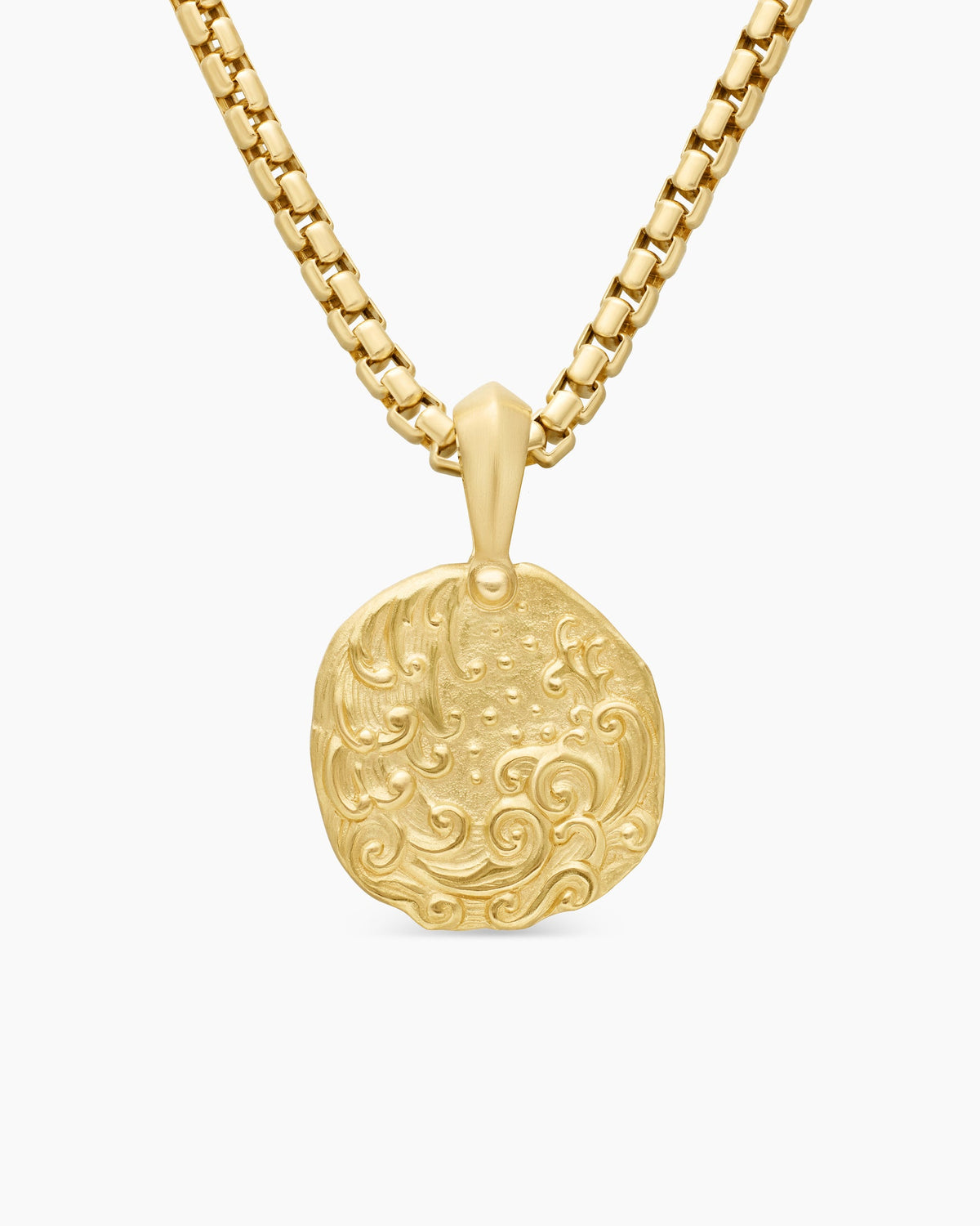 Aquarius Amulet in 18K Yellow Gold, 17mm