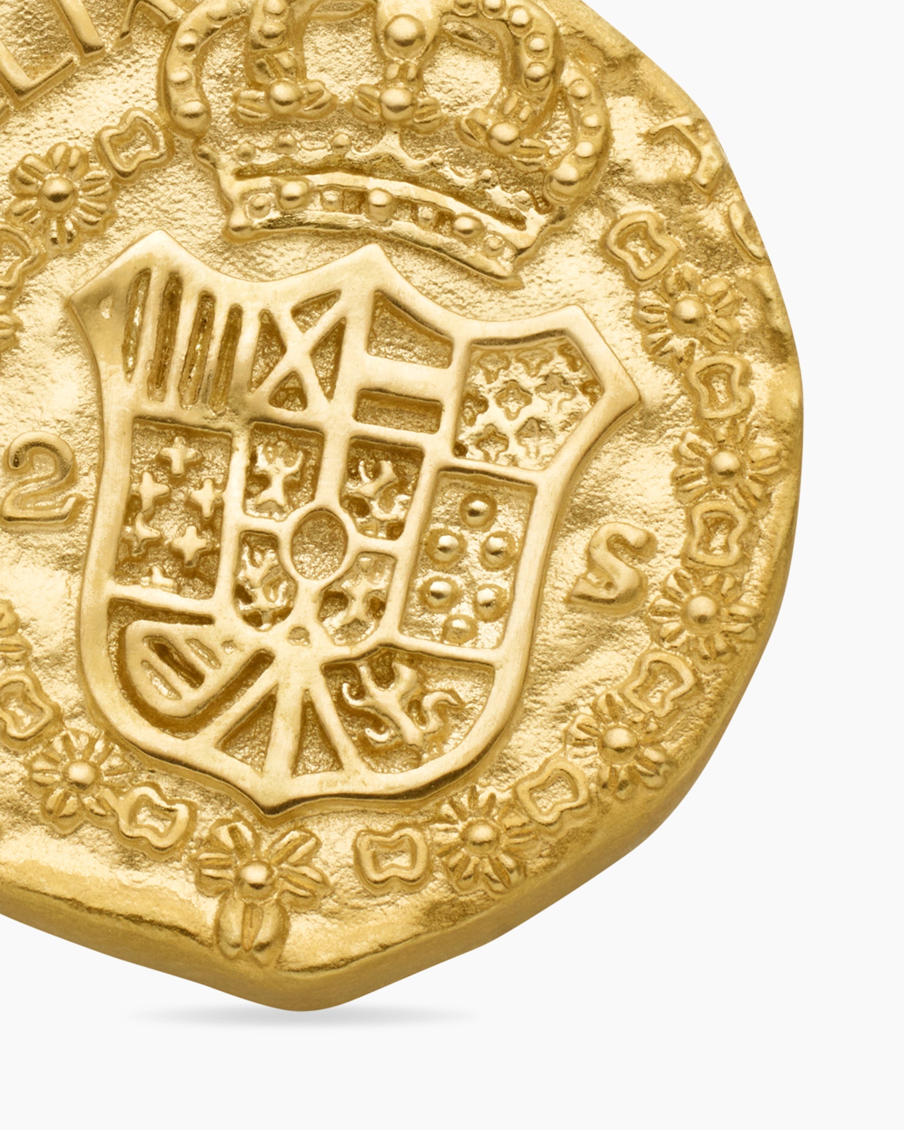 Shipwreck Coin Amulet  in 18K Yellow Gold, 21mm
