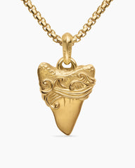 Waves Shark Tooth Amulet in 18K Yellow Gold, 25mm