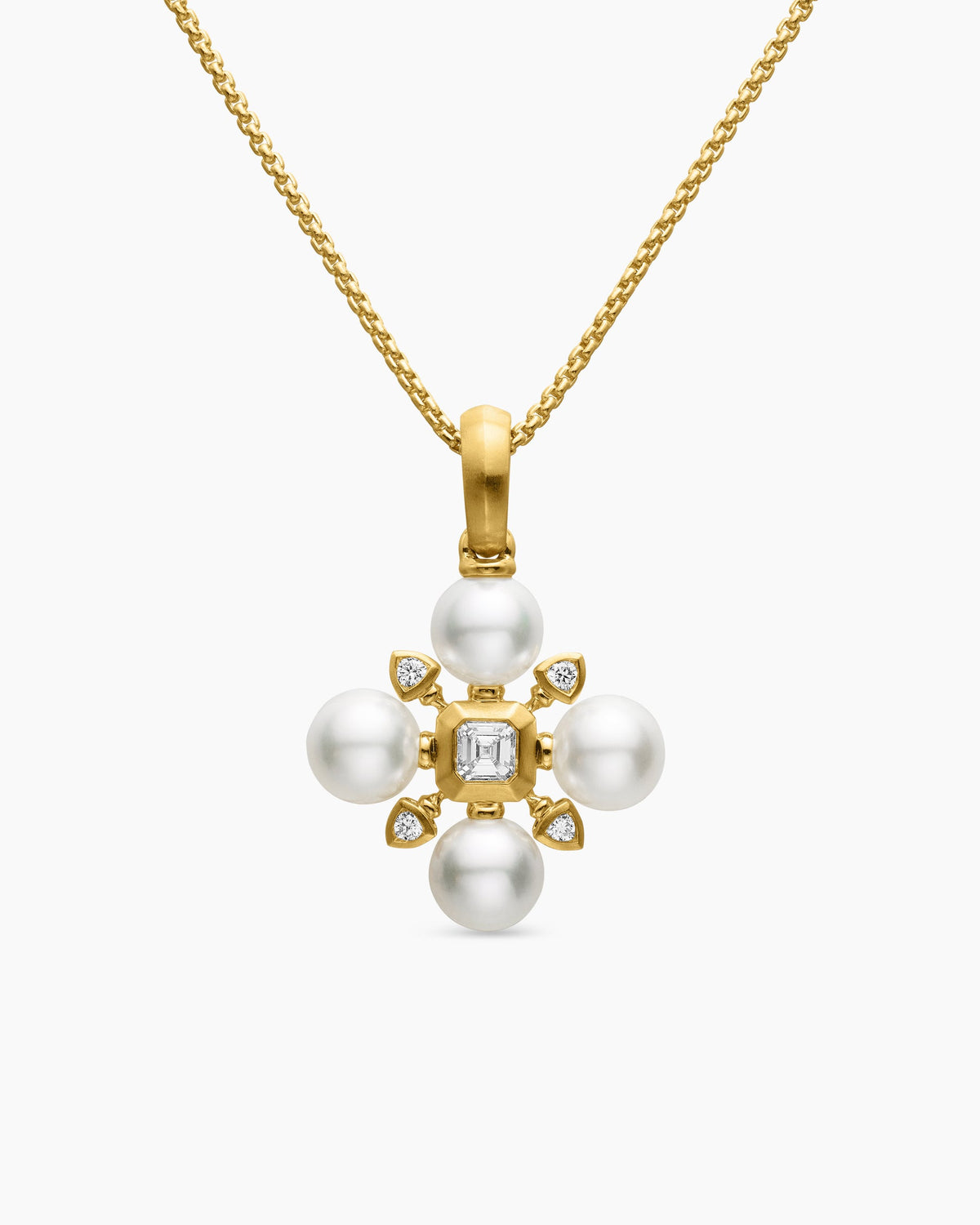 Renaissance® Pearl Necklace in 18K Yellow Gold with Pearls and Diamonds, 20mm