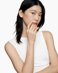 Petite Chatelaine® Pavé Bezel Ring in 18K Yellow Gold with Peridot and Diamonds, 7mm