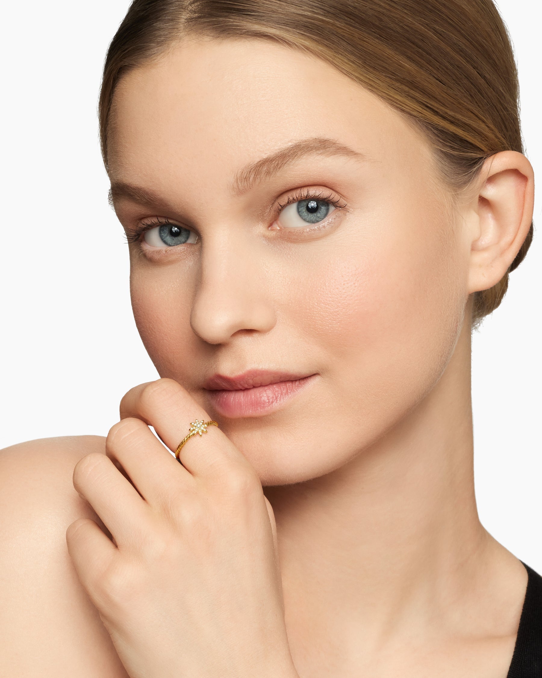 Petite Starburst Station Ring in 18K Yellow Gold with Diamonds, 7.5mm
