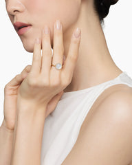 Petite DY Elements® Ring in 18K Yellow Gold with Mother of Pearl and Diamonds, 11.3mm