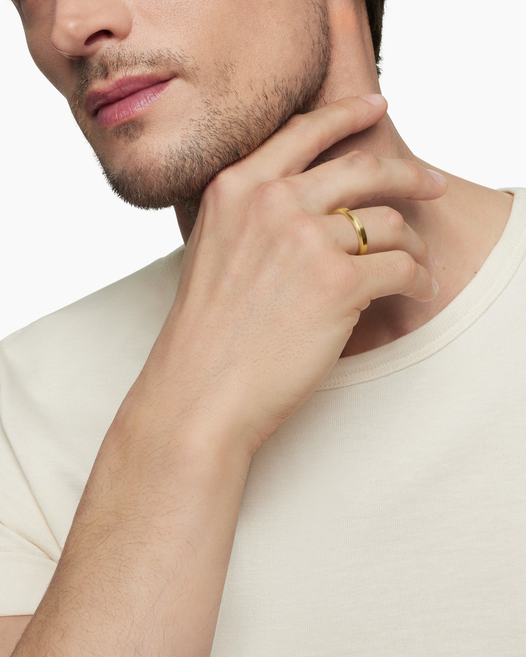 Beveled Band Ring in 18K Yellow Gold, 4mm